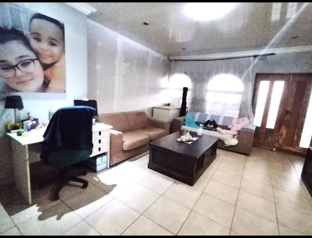 6 BEDROOM HOUSE FOR SALE IN KLIPRIVIER